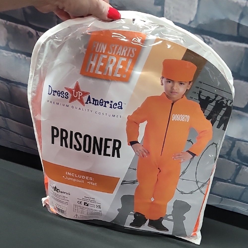 Dress Up America Orange Prisoner Jail Halloween Costume Boy's M (8/10)